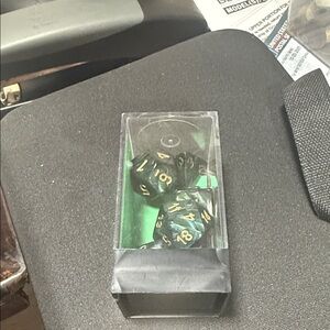 & Other Stories Black and Gold Dice Set